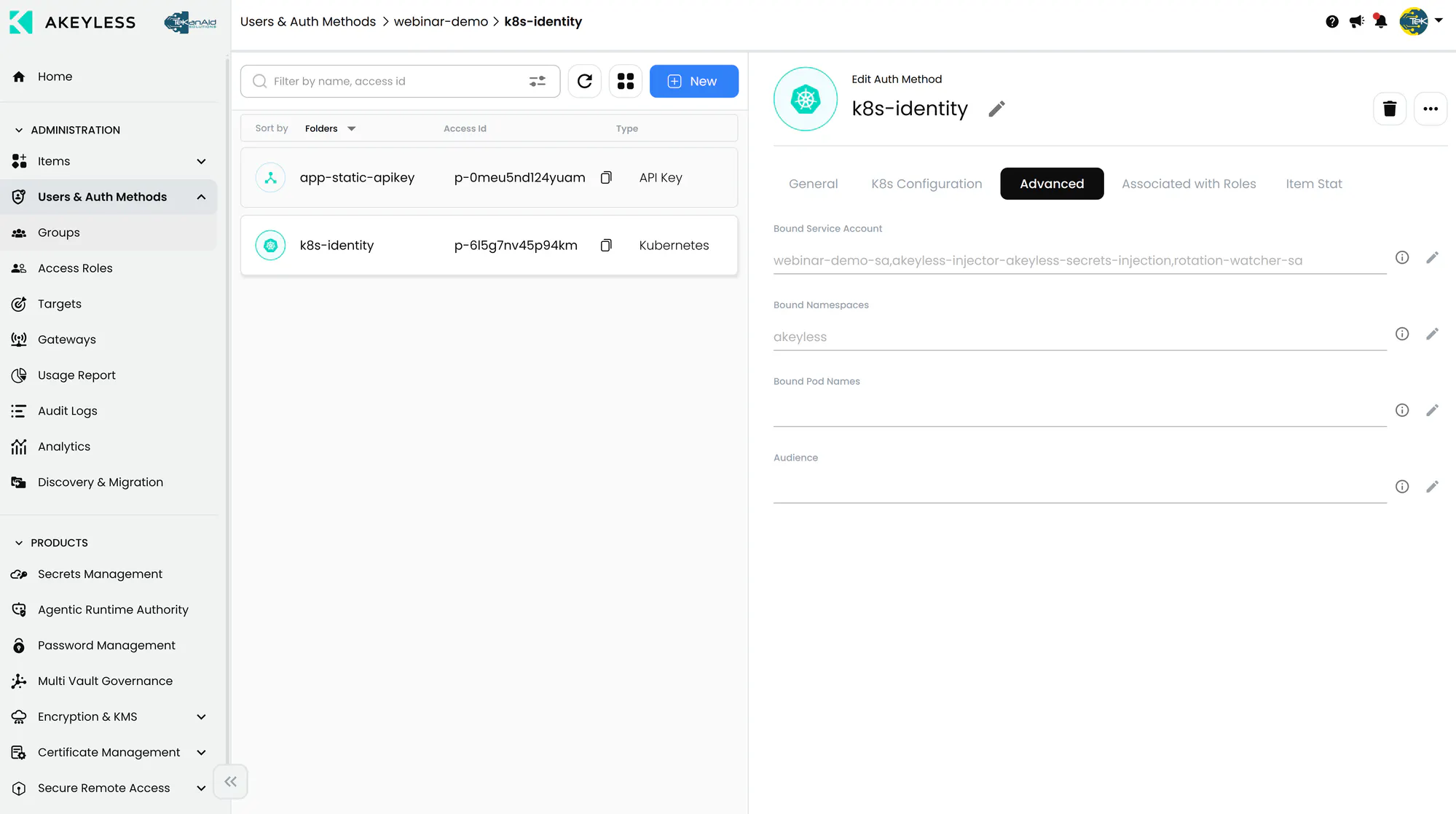 Akeyless Kubernetes auth method Advanced tab showing three bound service accounts, webinar-demo-sa, akeyless-injector-akeyless-secrets-injection, and rotation-watcher-sa, with bound namespace akeyless